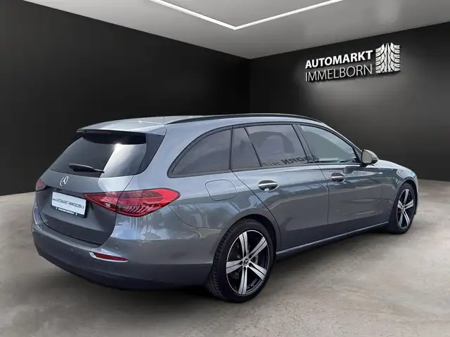 Mercedes-Benz C-Class view 8