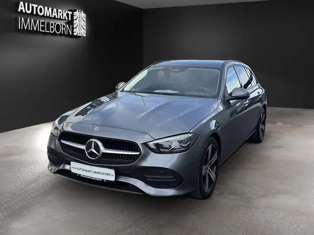 Mercedes-Benz C-Class view 3