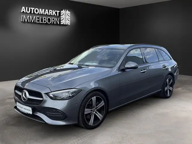 Mercedes-Benz C-Class view 4