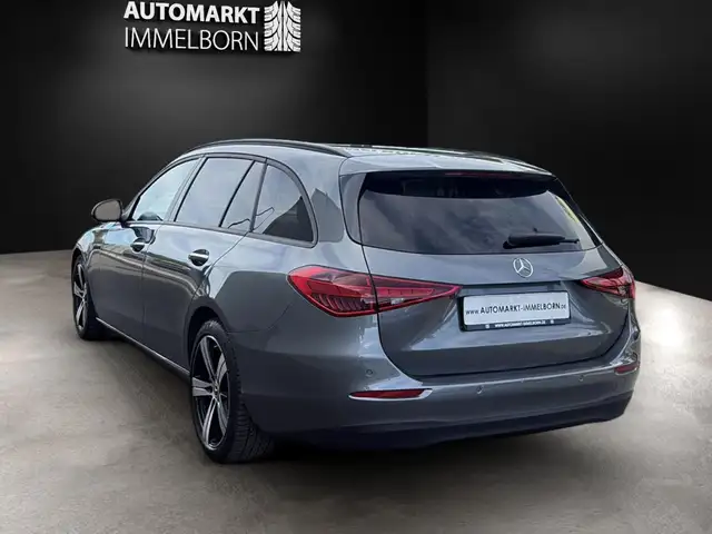 Mercedes-Benz C-Class view 5