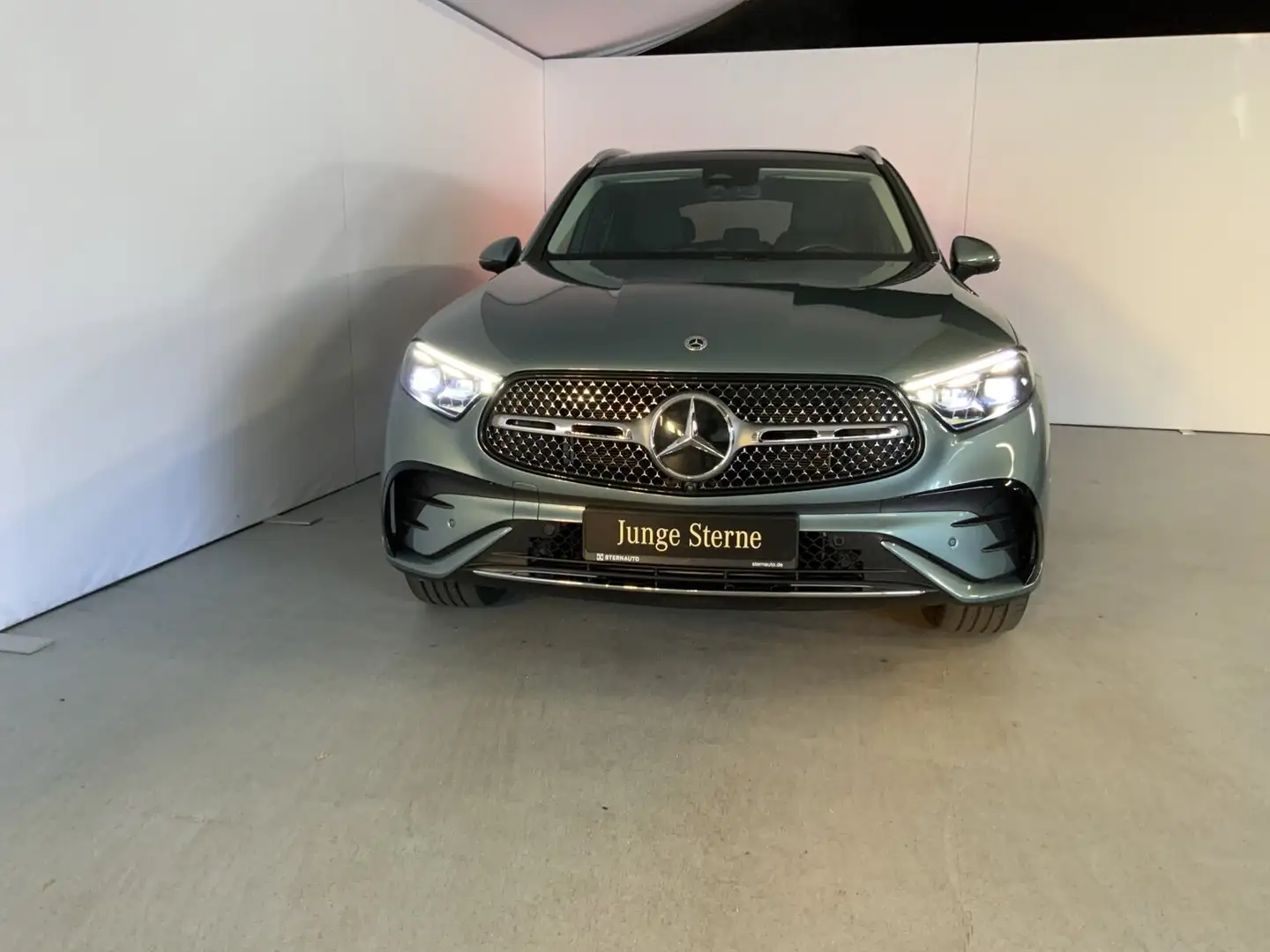 Mercedes-Benz GLC 450 d 4M AMG AHK DIGITAL LIGHT 360° HUD Burm  AMG Line Navi/Pano.-Dach/Keyless-Go/Keyless-Go Komfort Paket/Styling/Autom. Silber - 2