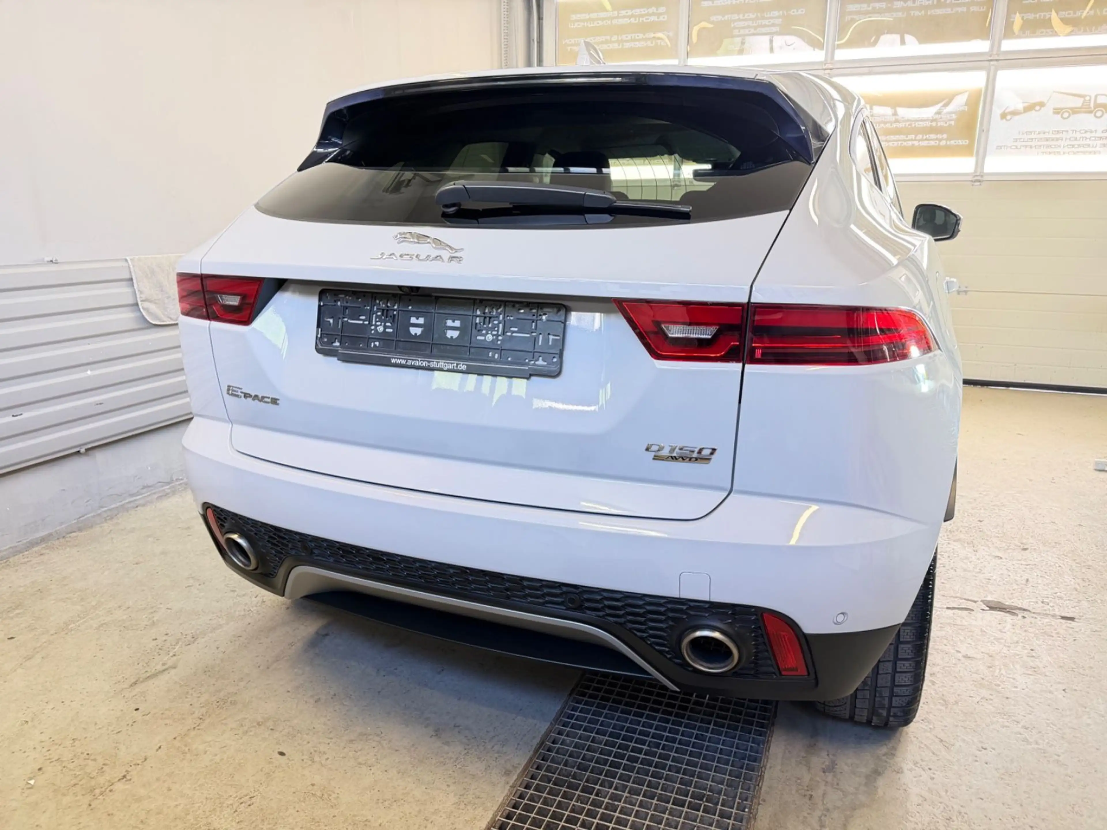Jaguar E-Pace E-PACE AWD Superzustand ! — photo 14