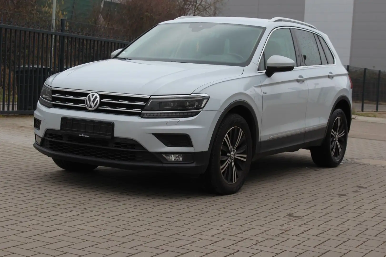 Volkswagen Tiguan Join 140 kw(190) PS DSG 4Motion Argent - 2