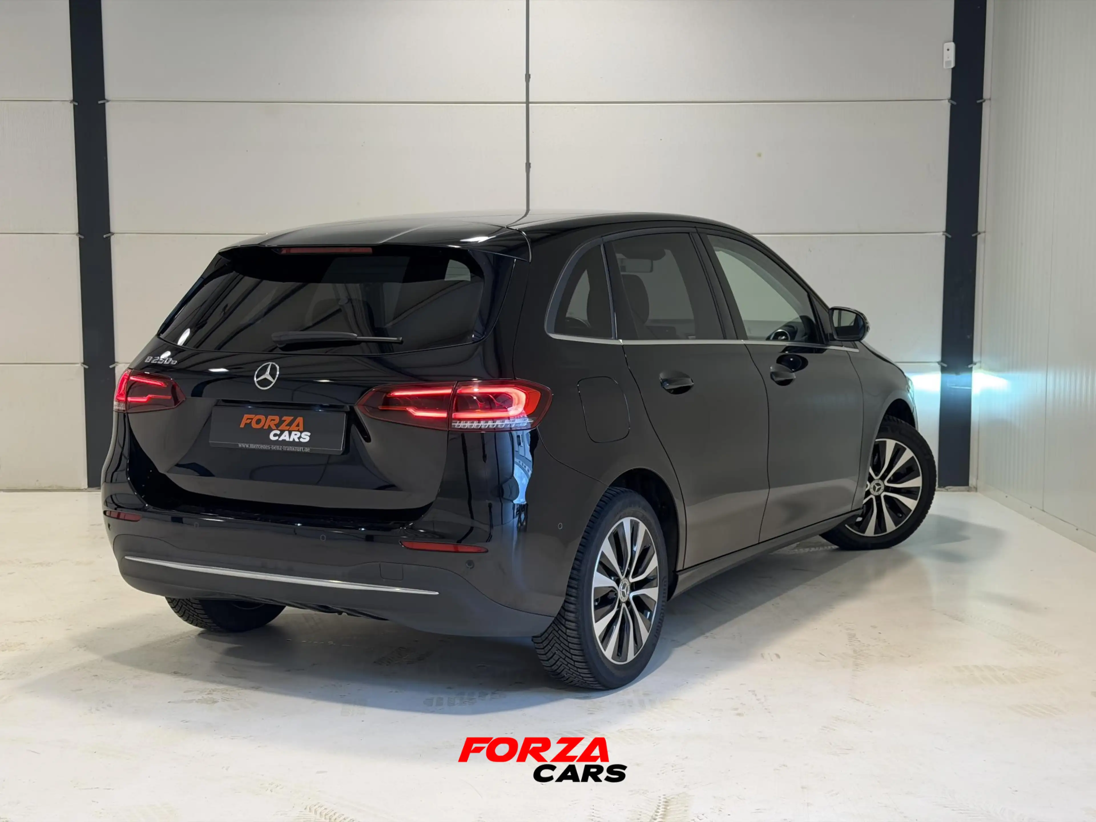 Mercedes-Benz B 250 e Luxury Line | Camera | Trekhaak — photo 5
