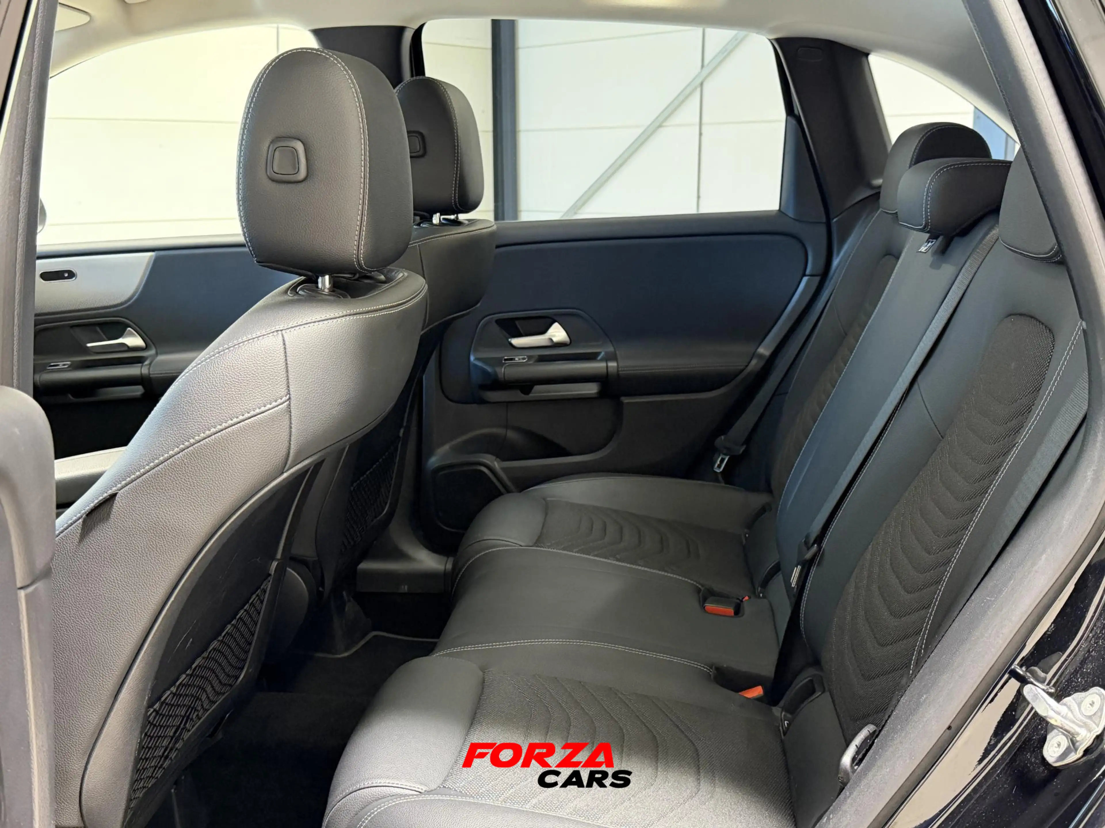 Mercedes-Benz B 250 e Luxury Line | Camera | Trekhaak — photo 11