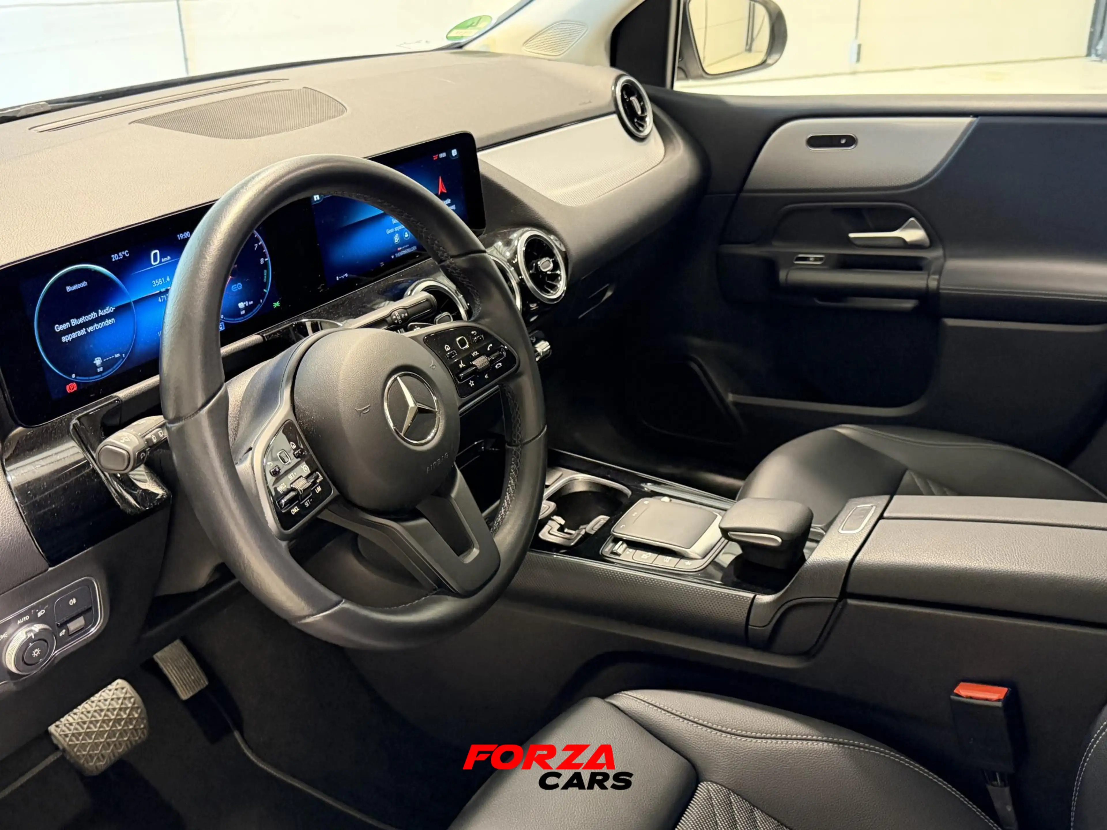Mercedes-Benz B 250 e Luxury Line | Camera | Trekhaak — photo 8