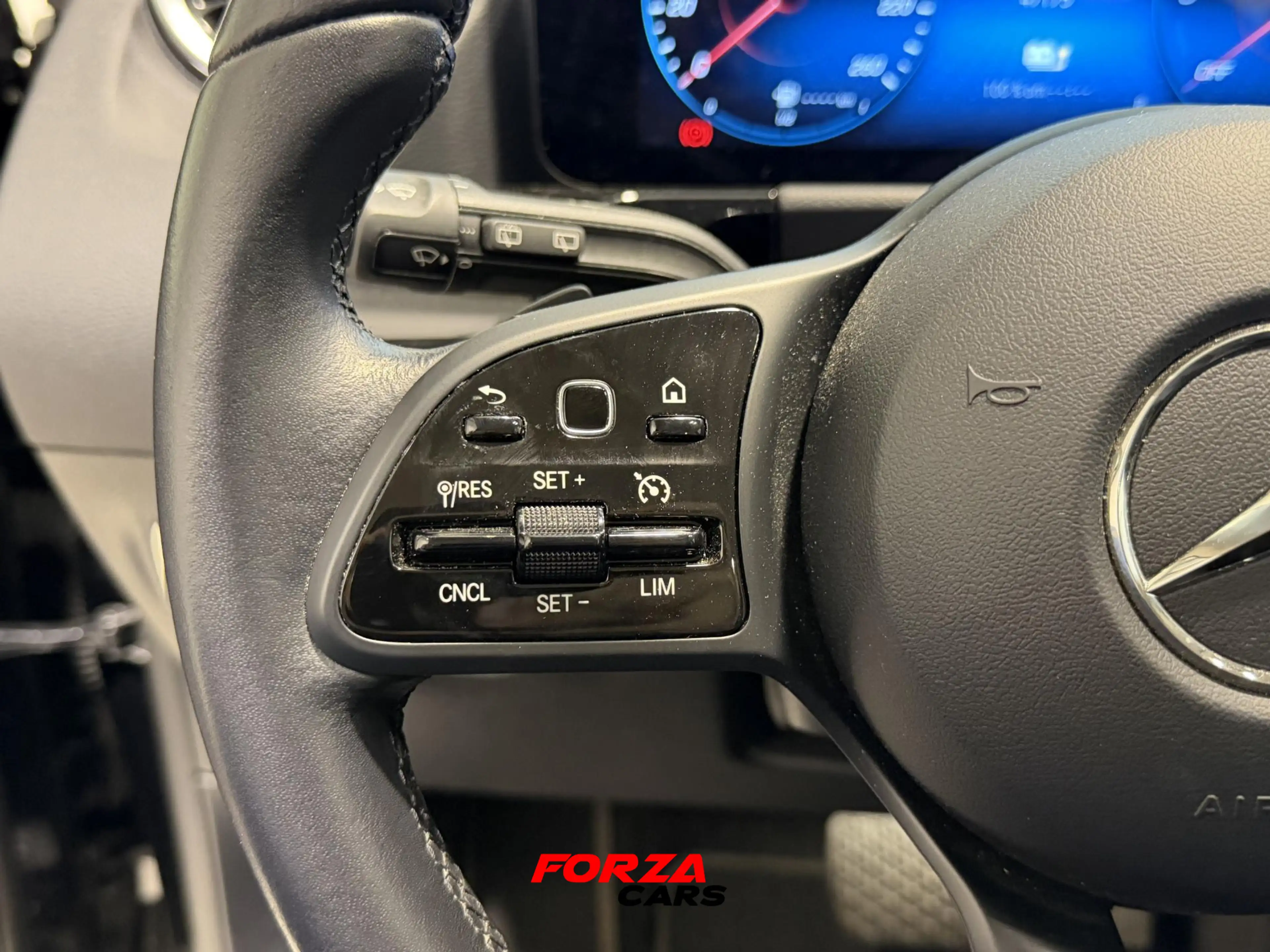 Mercedes-Benz B 250 e Luxury Line | Camera | Trekhaak — photo 15