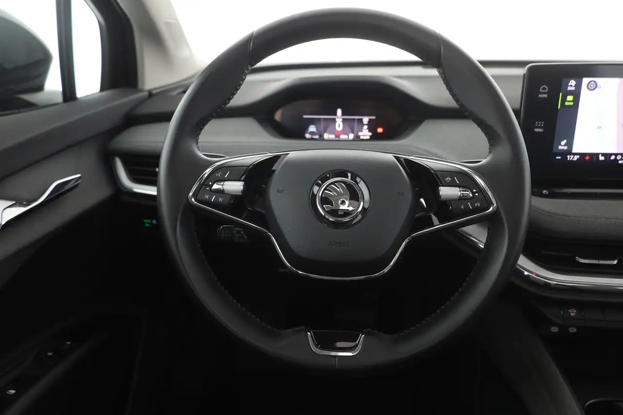 Skoda Enyaq 50 Loft Panorama Sitzheizung Kamera AHK, миниатюра 14