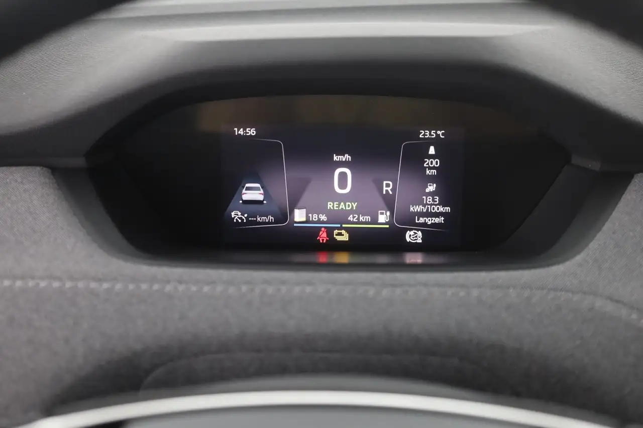 Skoda Enyaq 50 Loft Panorama Sitzheizung Kamera AHK, миниатюра 17