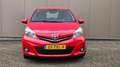 Toyota Yaris 1.0 VVT-i Aspiration Rood - thumbnail 3