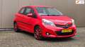 Toyota Yaris 1.0 VVT-i Aspiration Rood - thumbnail 1