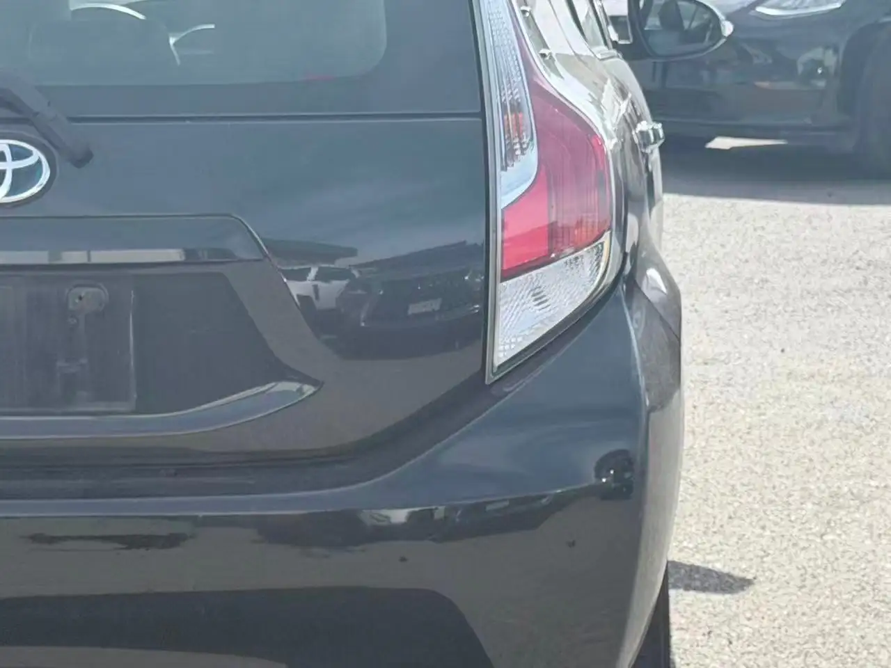 Toyota Prius c снимка Toyota Prius c