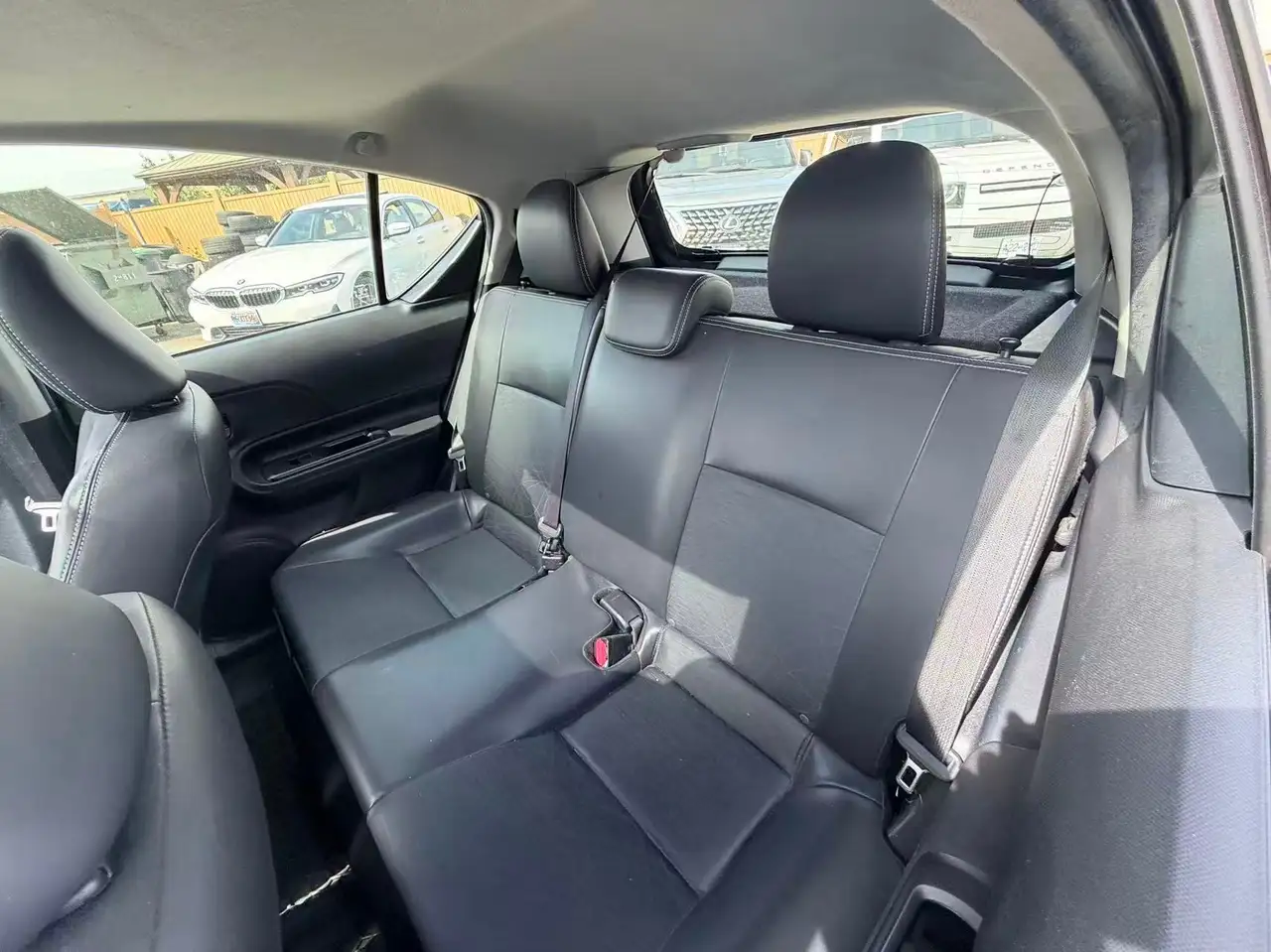 Toyota Prius c снимка Toyota Prius c