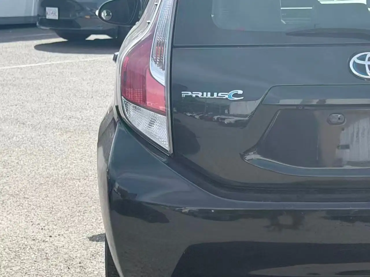 Toyota Prius c снимка Toyota Prius c