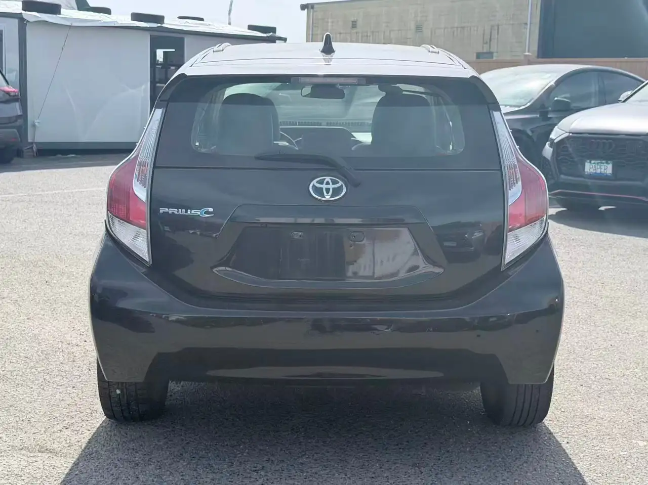 Toyota Prius c снимка Toyota Prius c
