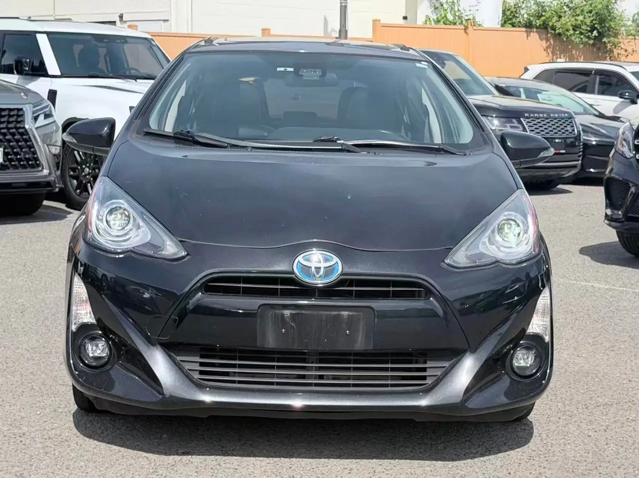 Toyota Prius c снимка Toyota Prius c