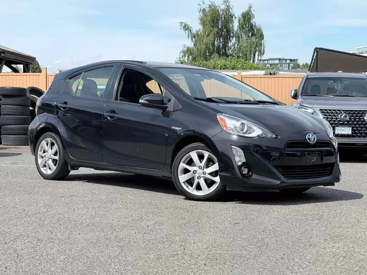 Toyota Prius c снимка Toyota Prius c