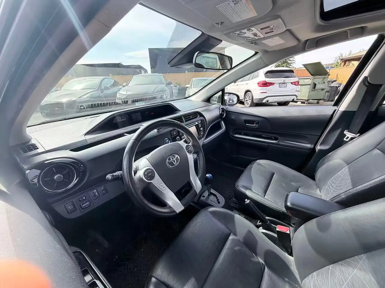 Toyota Prius c снимка Toyota Prius c