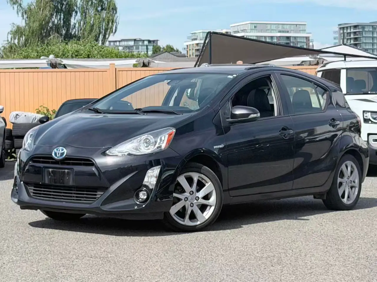 Toyota Prius c снимка Toyota Prius c