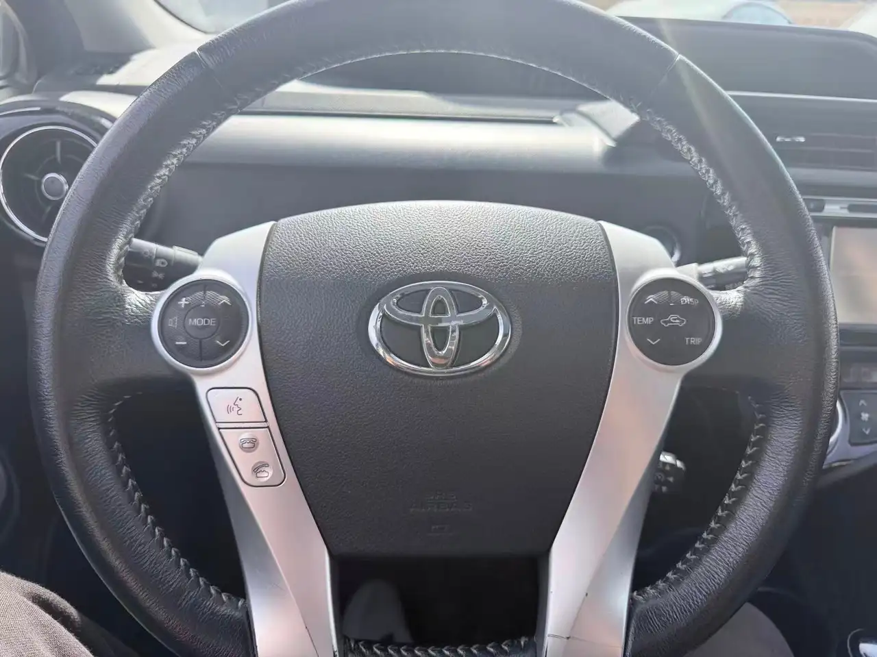 Toyota Prius c снимка Toyota Prius c