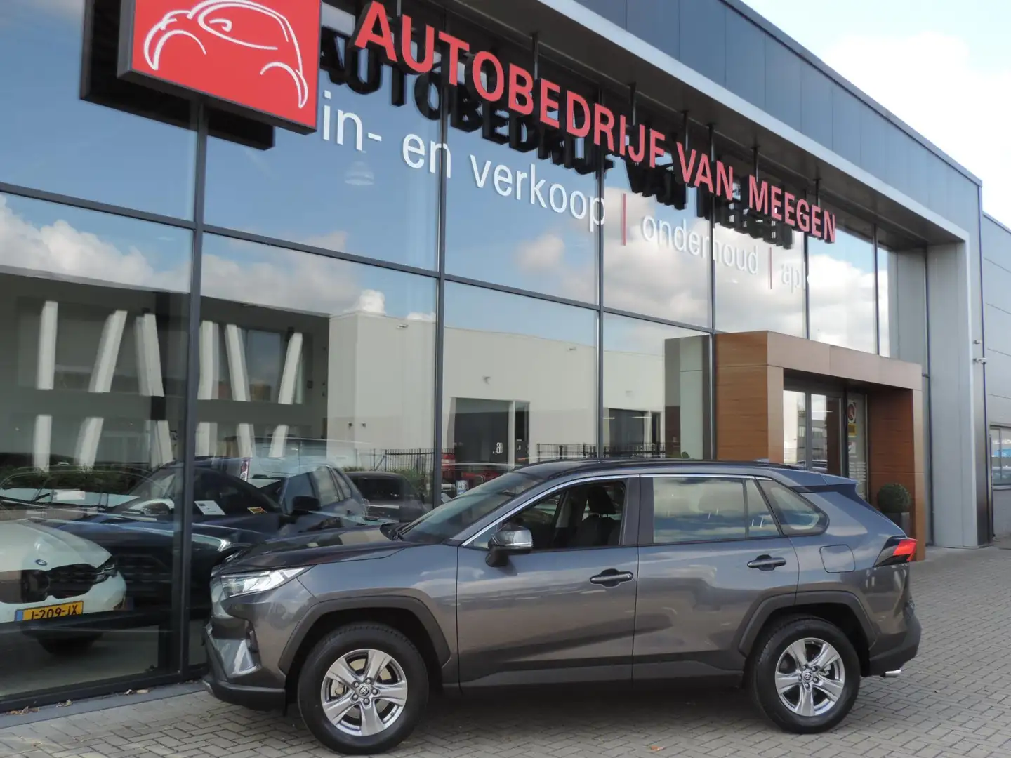 Toyota RAV 4 2.0 VVT-iE Active 34.000km | Trekhaak 2000KG | 1e Grijs - 2