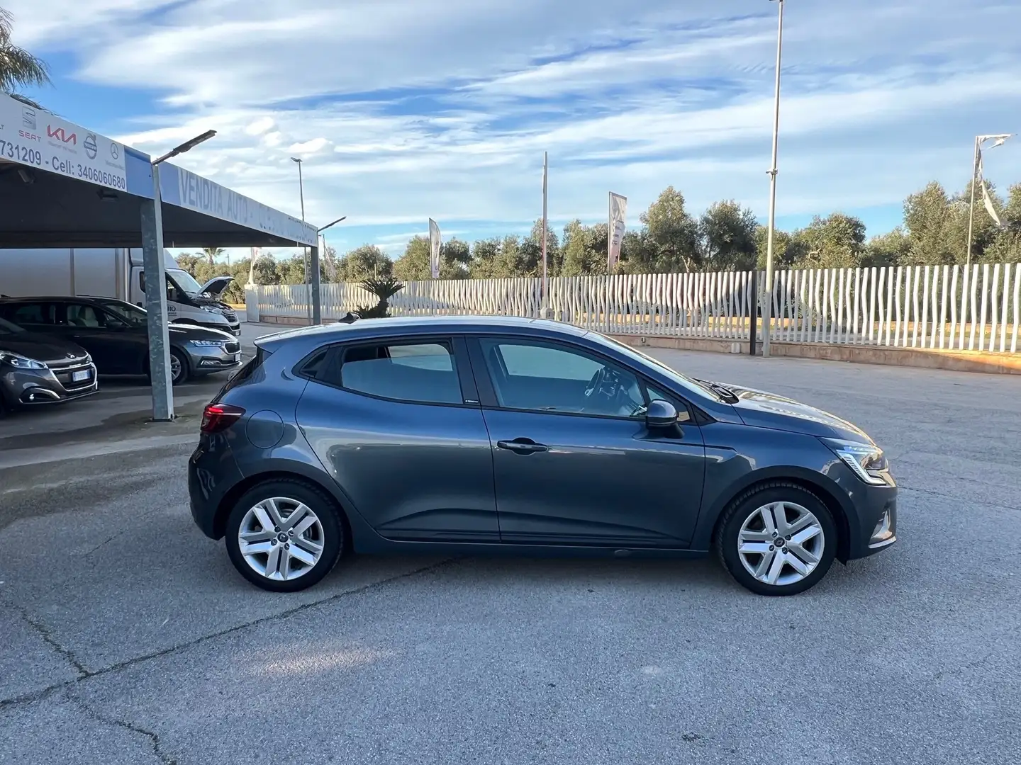 Renault Clio Clio 1.6 E-Tech hybrid Initiale Paris 140cv auto Grau - 2