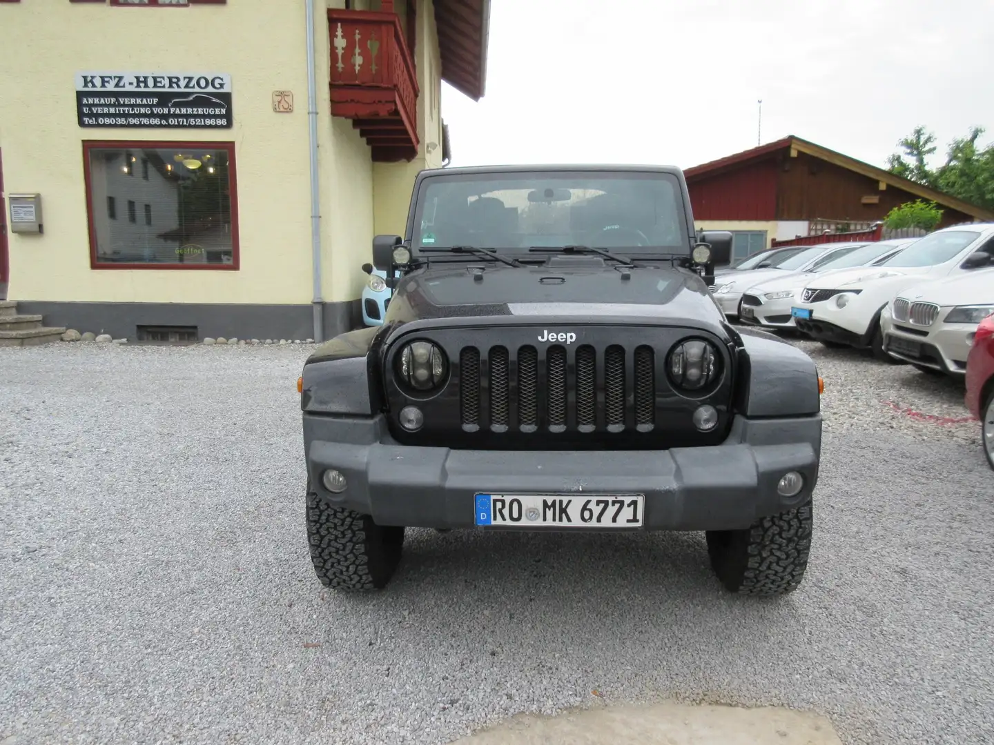 Jeep Wrangler 3.8 Sport Klima AHK diverse Extras Schwarz - 2