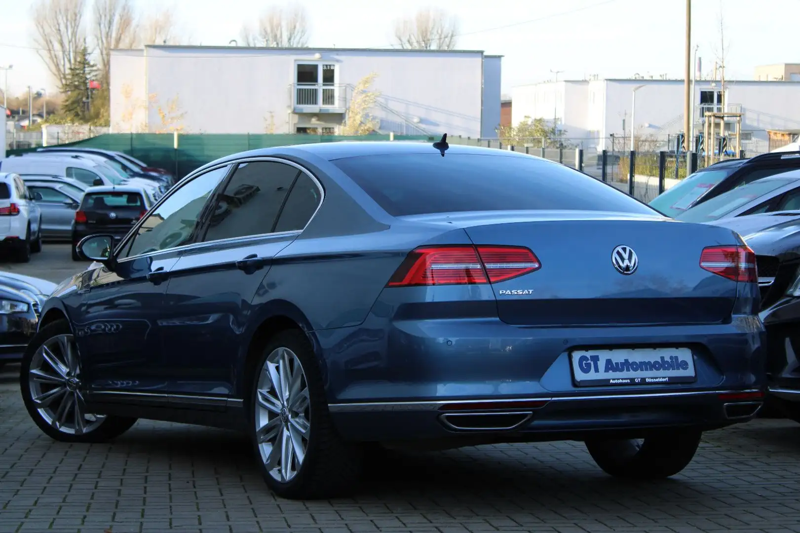 Volkswagen Passat 2.0 TDI 4M DSG/ACC/Leder/Pano/Standhg/AHK Azul - 2
