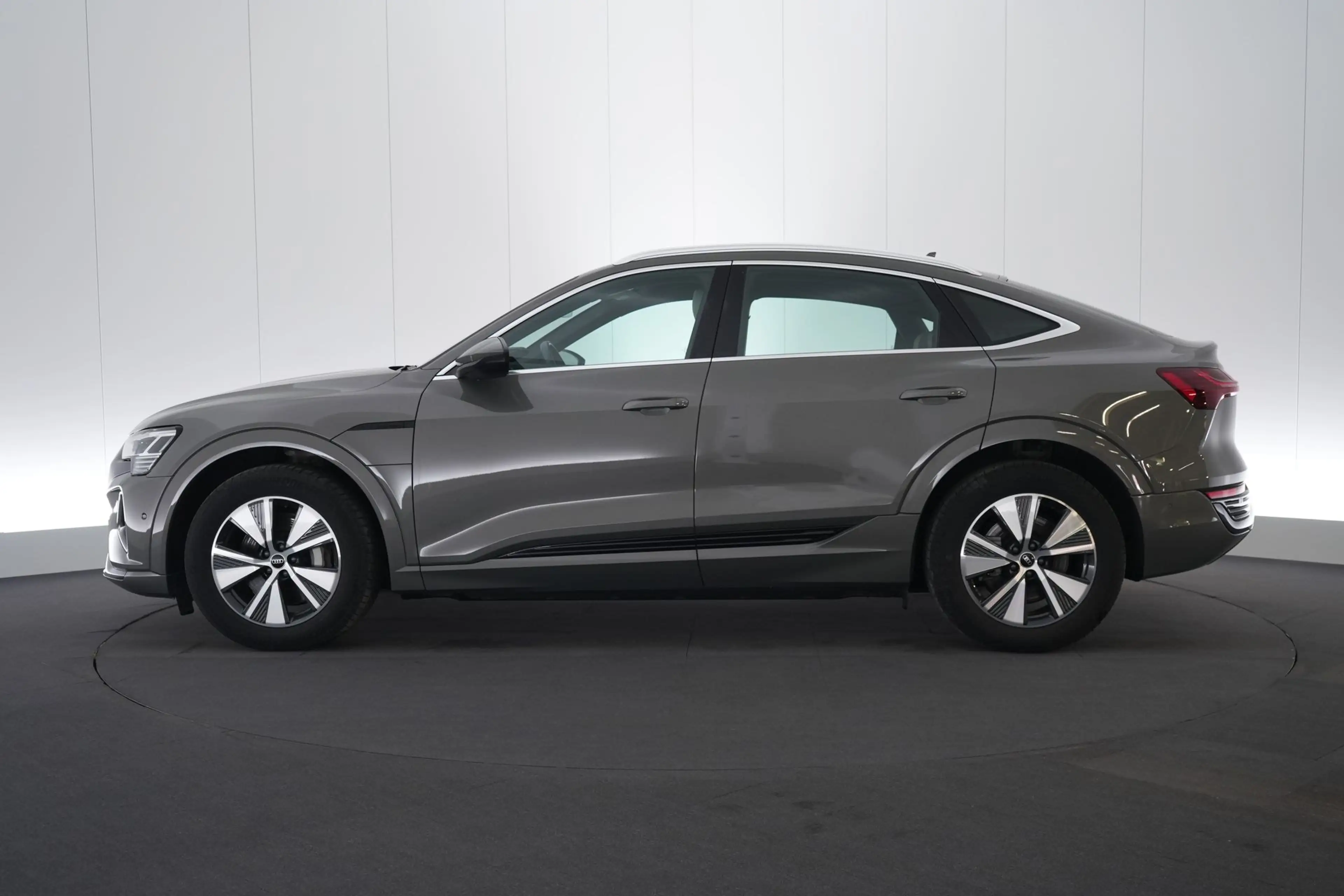 Audi Q8 95 kWh 50 Quattro Advanced Business+ LEDER/CUIR LE — photo 11