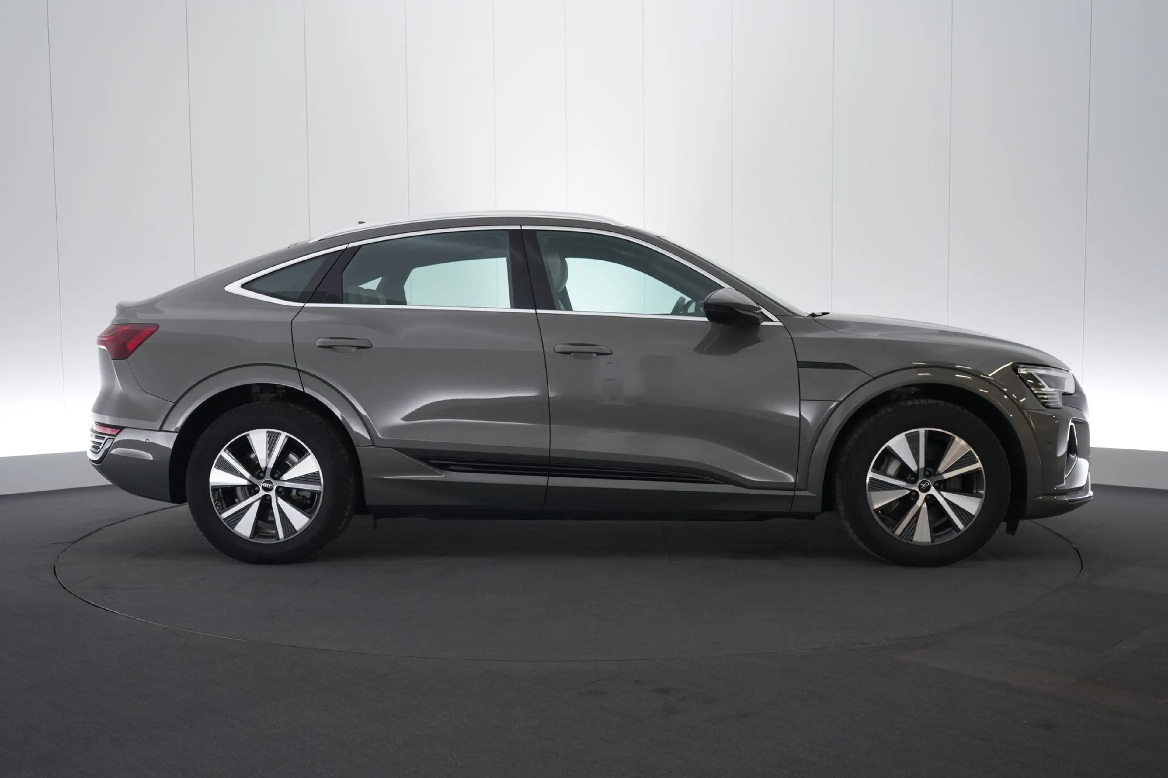 Audi Q8 95 kWh 50 Quattro Advanced Business+ LEDER/CUIR LE — photo 5