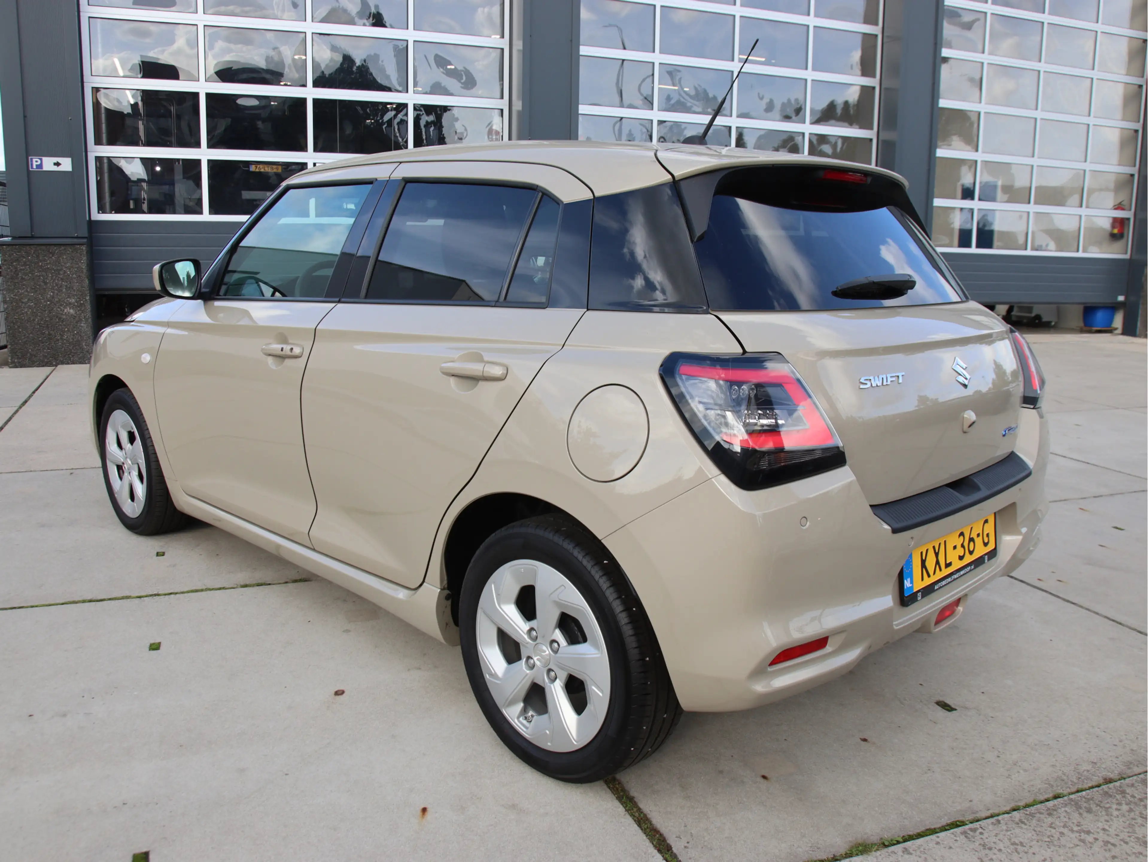 Suzuki Swift 1.2 Select Smart Hybrid Automaat, BLIS, Keyless, C — photo 6