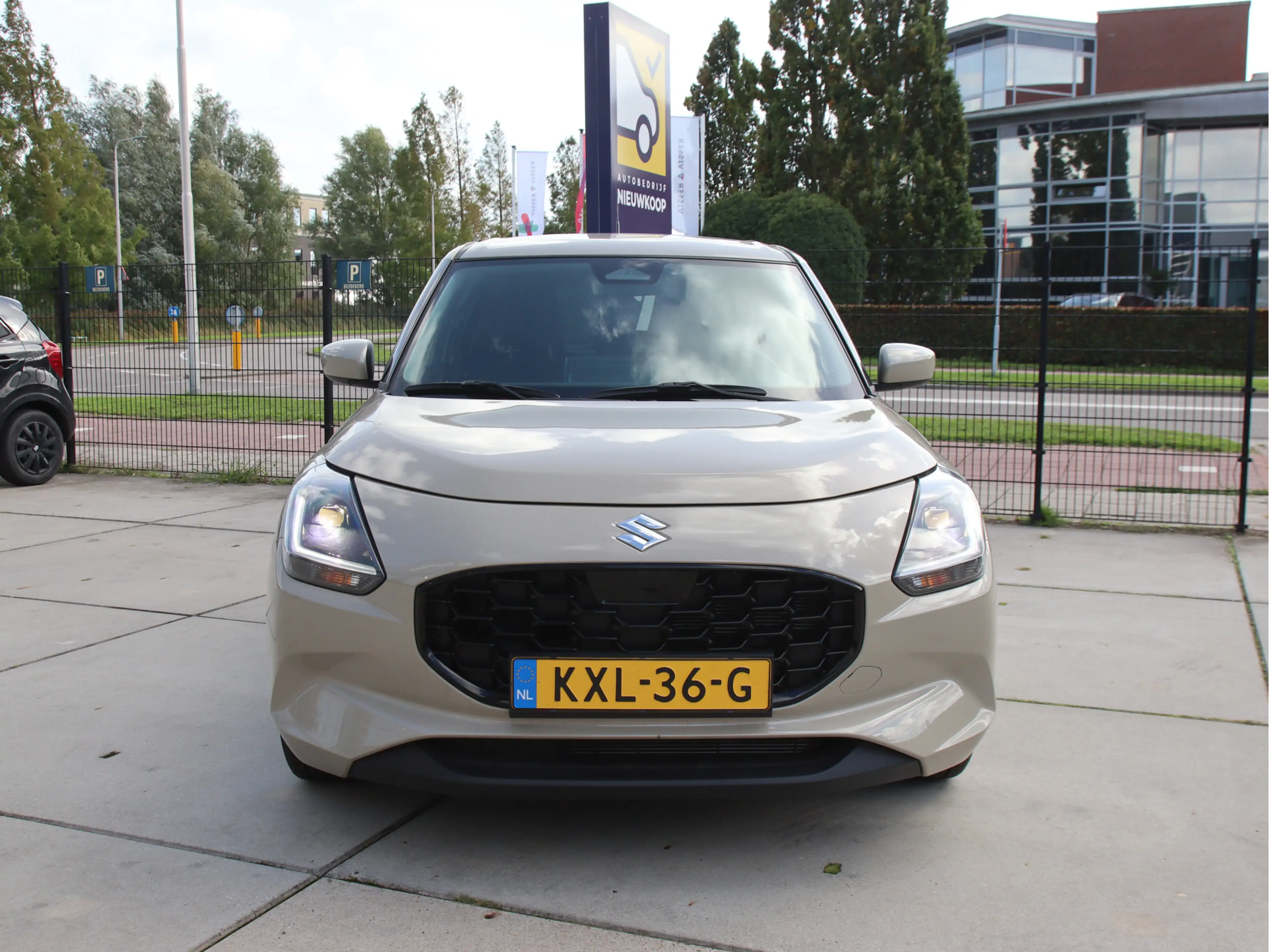 Suzuki Swift 1.2 Select Smart Hybrid Automaat, BLIS, Keyless, C — photo 2