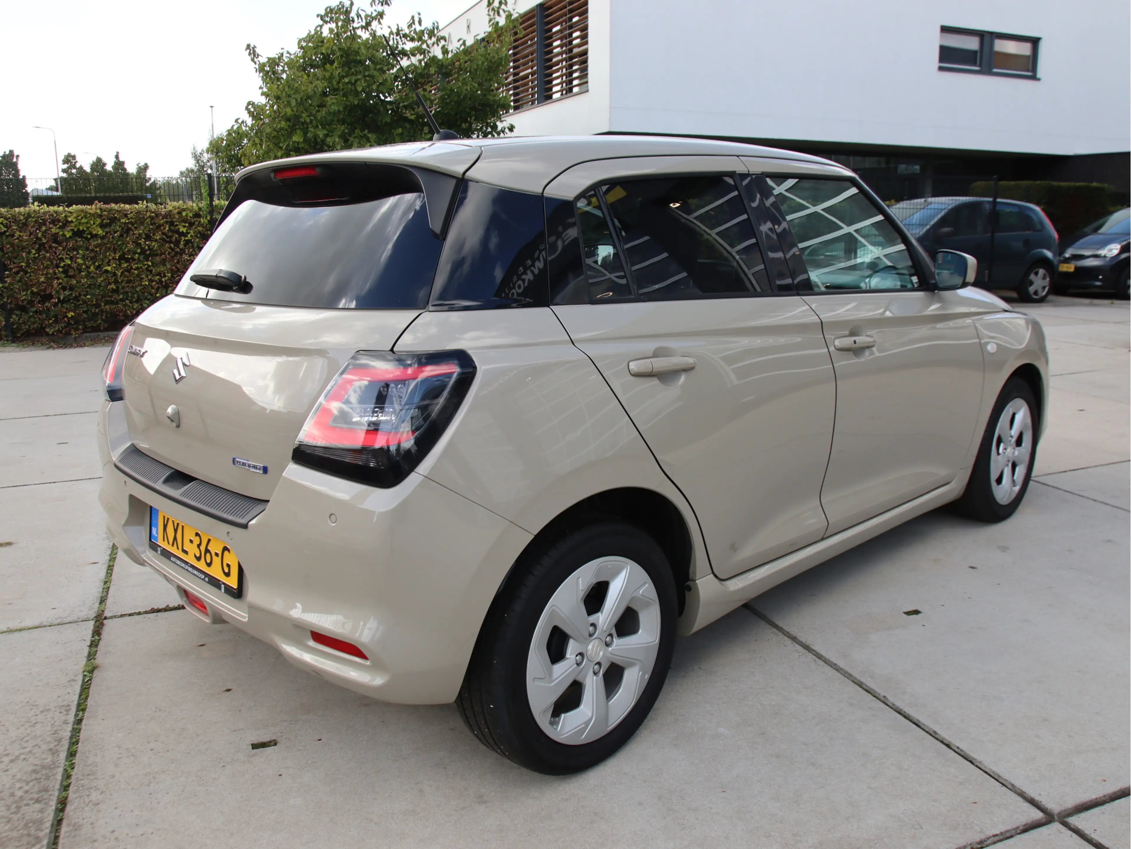 Suzuki Swift 1.2 Select Smart Hybrid Automaat, BLIS, Keyless, C — photo 4