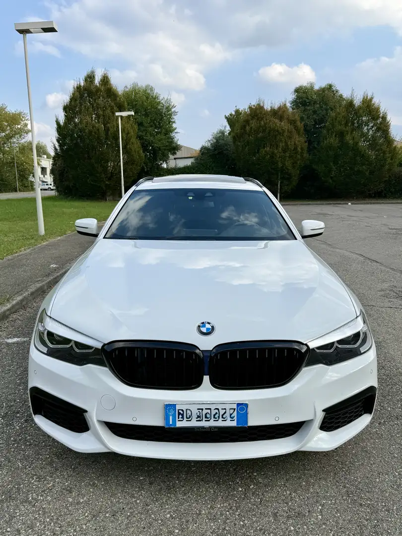 BMW 518 518d Touring Msport auto Bianco - 2