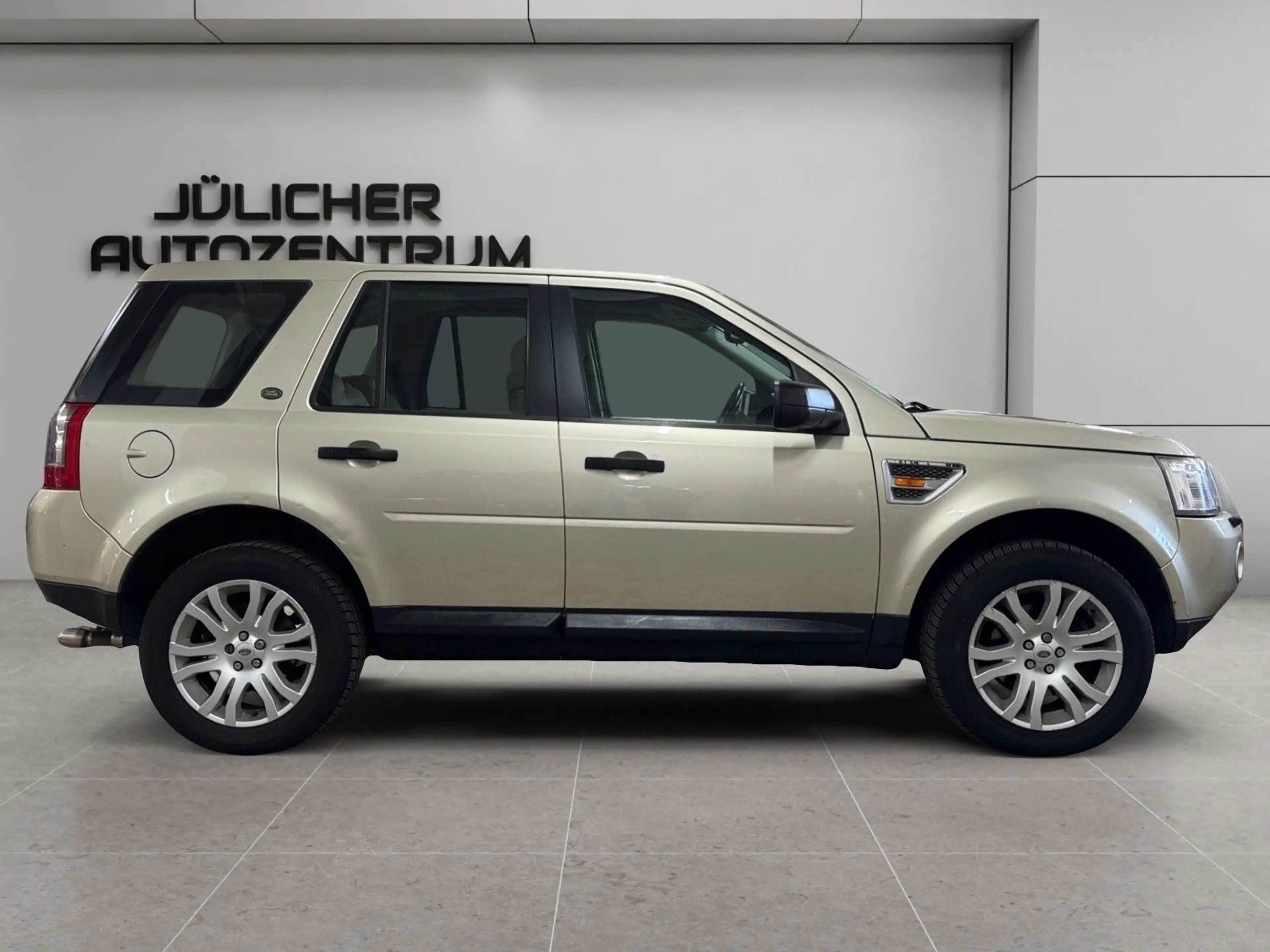 Land Rover Freelander 2 HSE i6, LPG , Insp. Neu — photo 2