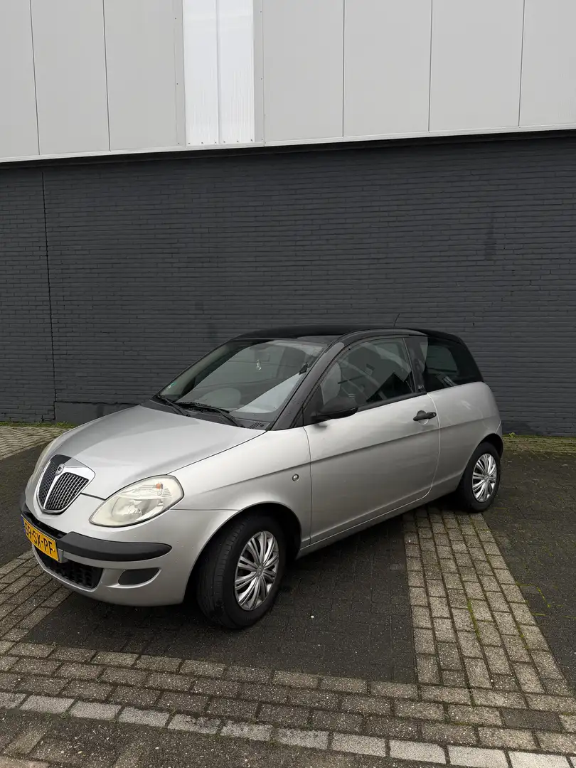 Lancia Ypsilon 1.2 Argento Grijs - 1