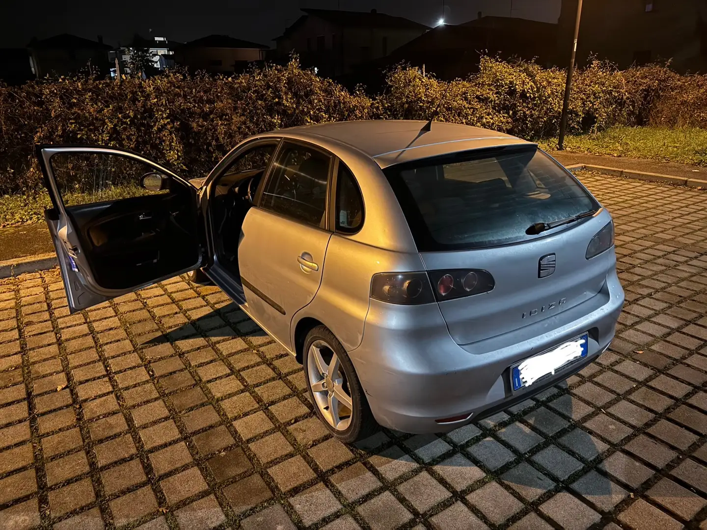 SEAT Ibiza 5p 1.4 tdi Stylance c/radio 80cv dpf - 1