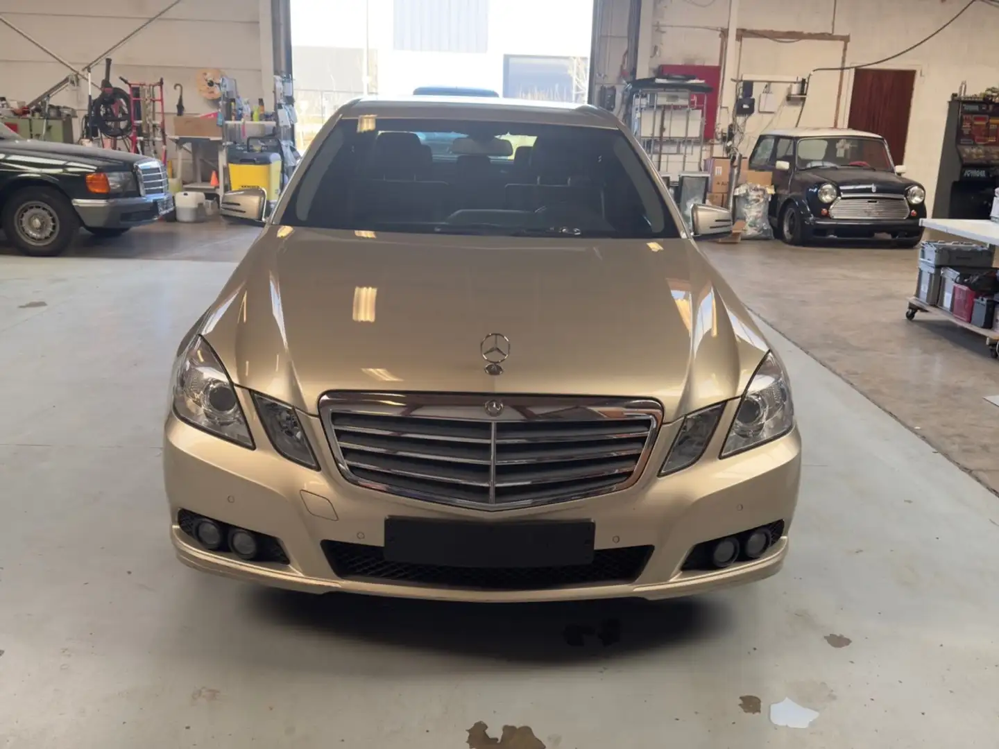 Mercedes-Benz E 200 CDI BE Elegance Goud - 2
