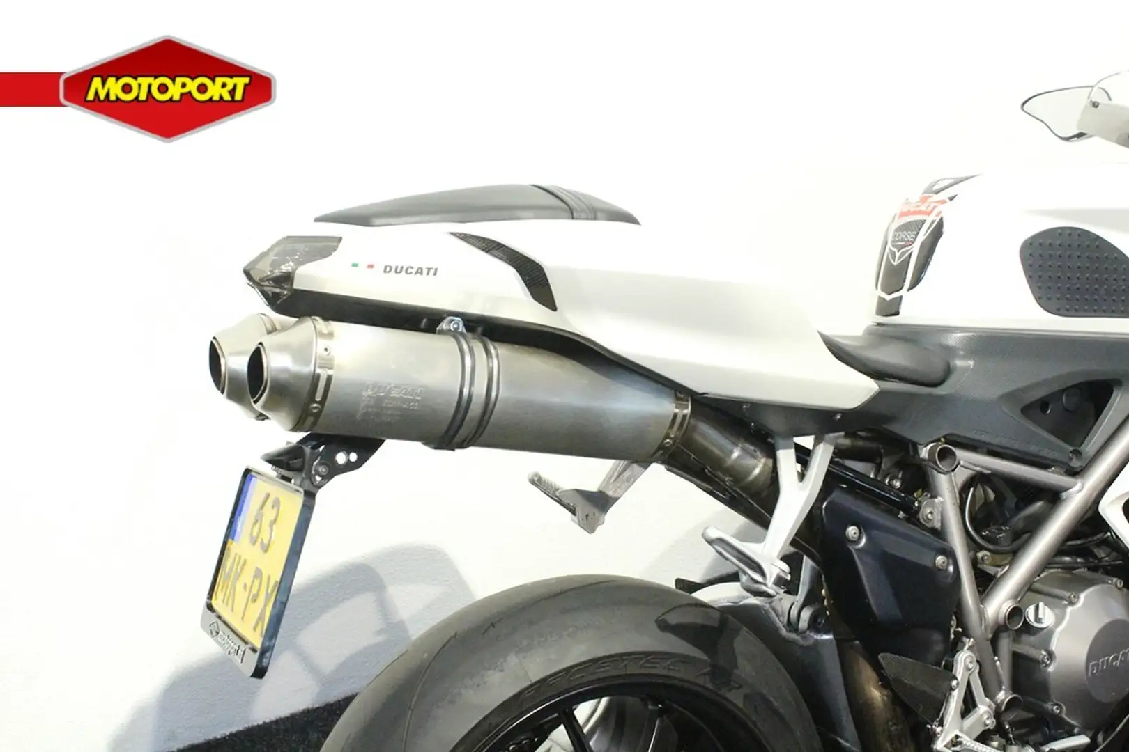 Ducati 848 Wit - 2