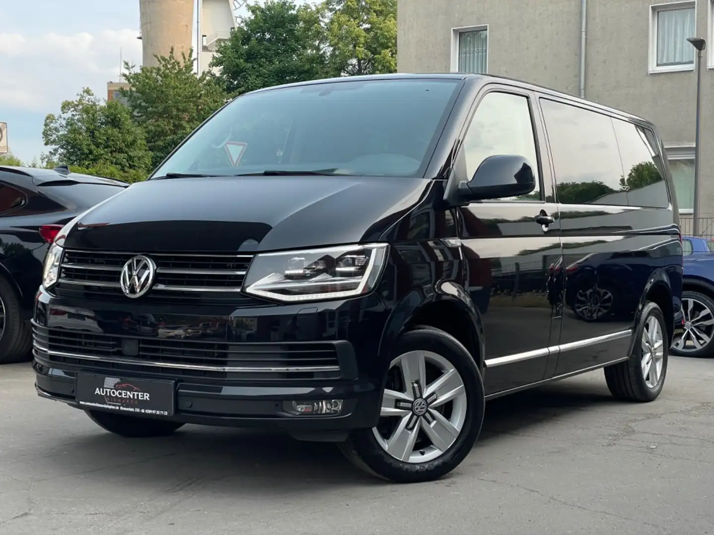 Volkswagen T6 Multivan Generation Six Negro - 1