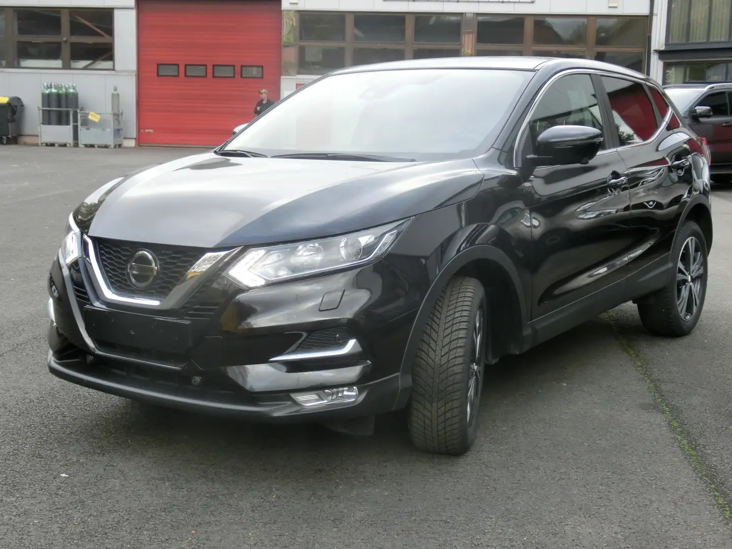 Nissan Qashqai 1.2l N-Connecta/Navi,Tel,SHZ,18"LM,Spurass., R-Cam Noir - 2