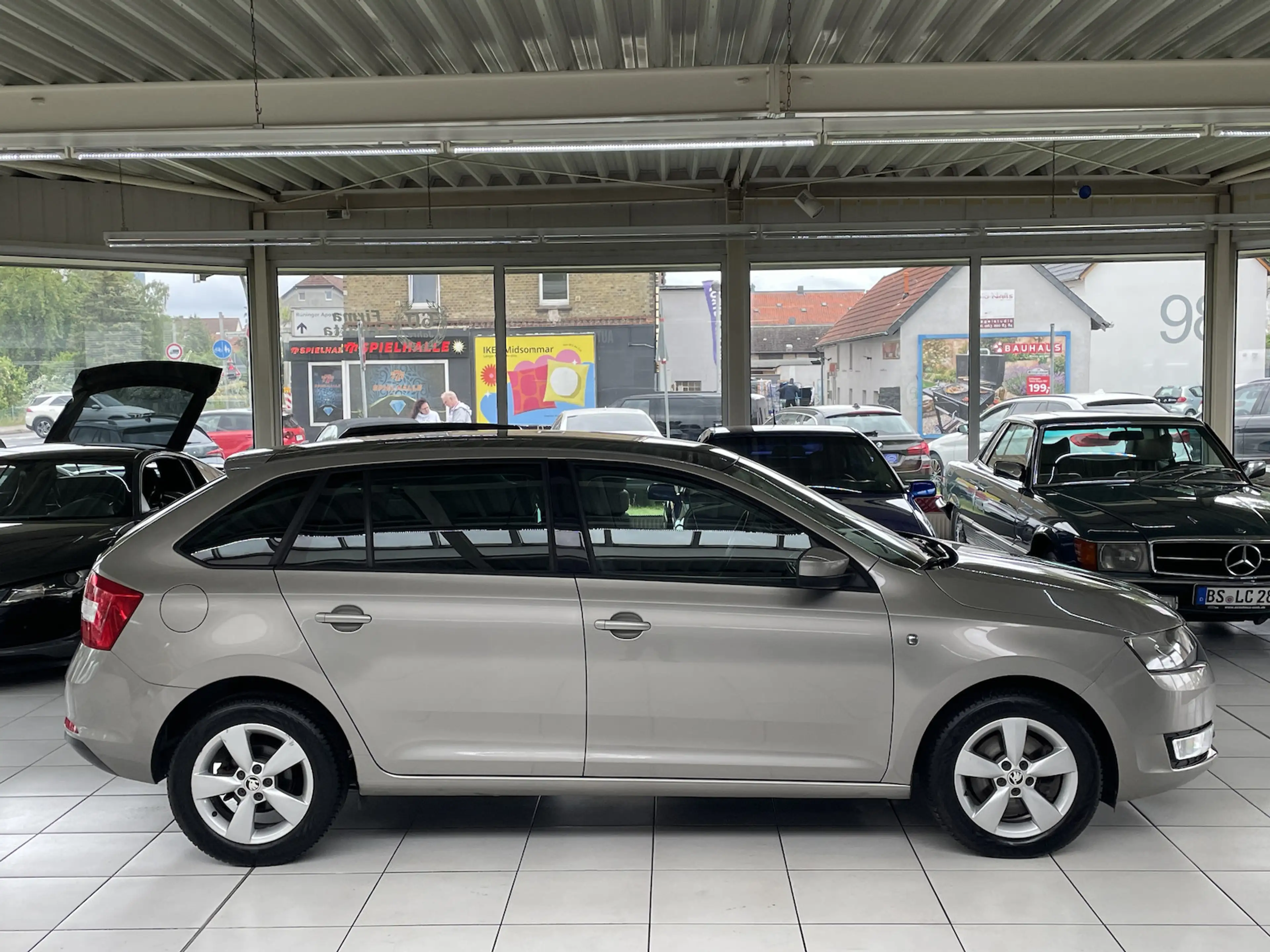 Skoda Rapid/Spaceback 1.4 DSG Ambition Sitzh. PDC Panorama — photo 6