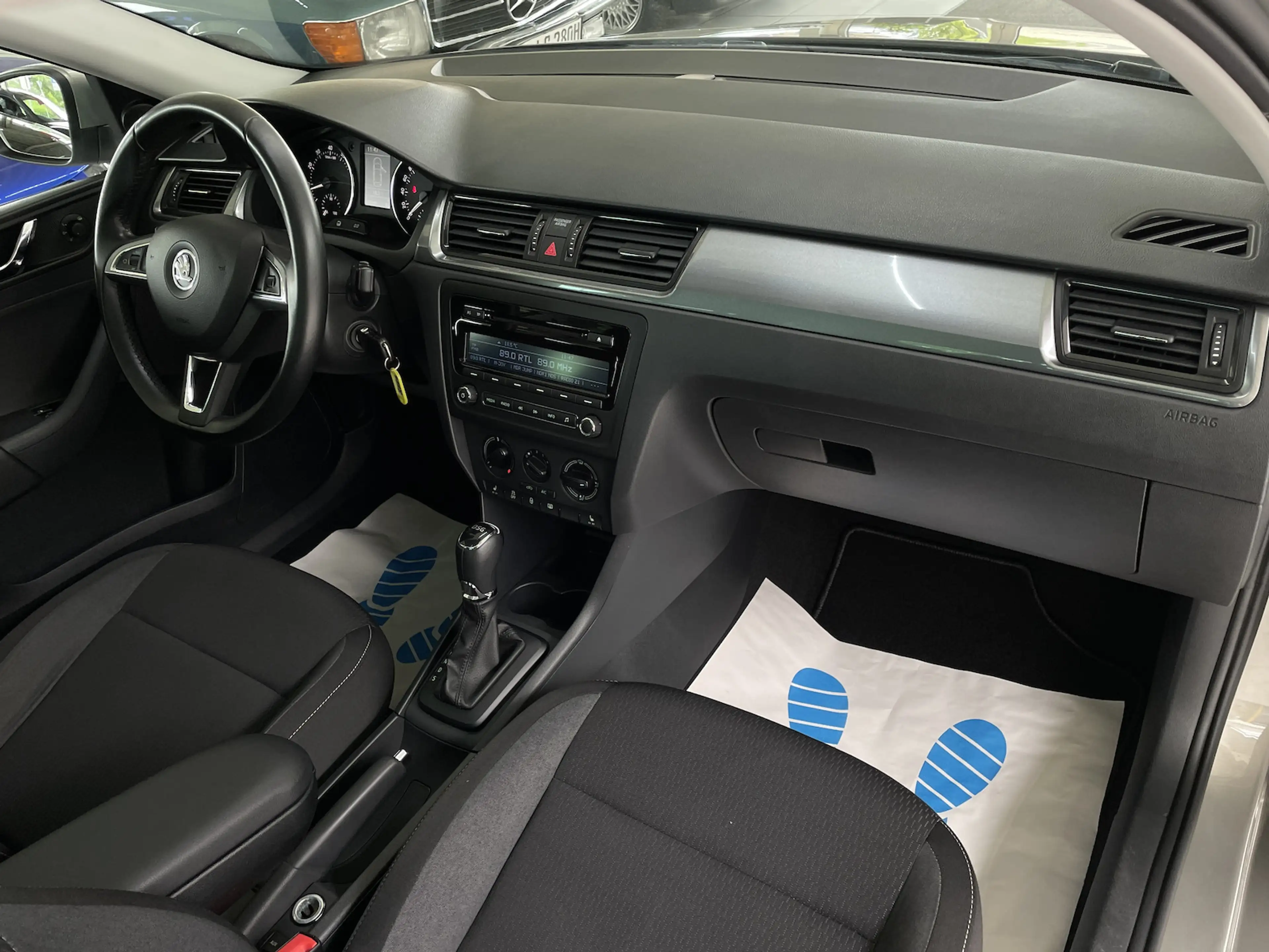 Skoda Rapid/Spaceback 1.4 DSG Ambition Sitzh. PDC Panorama — photo 11