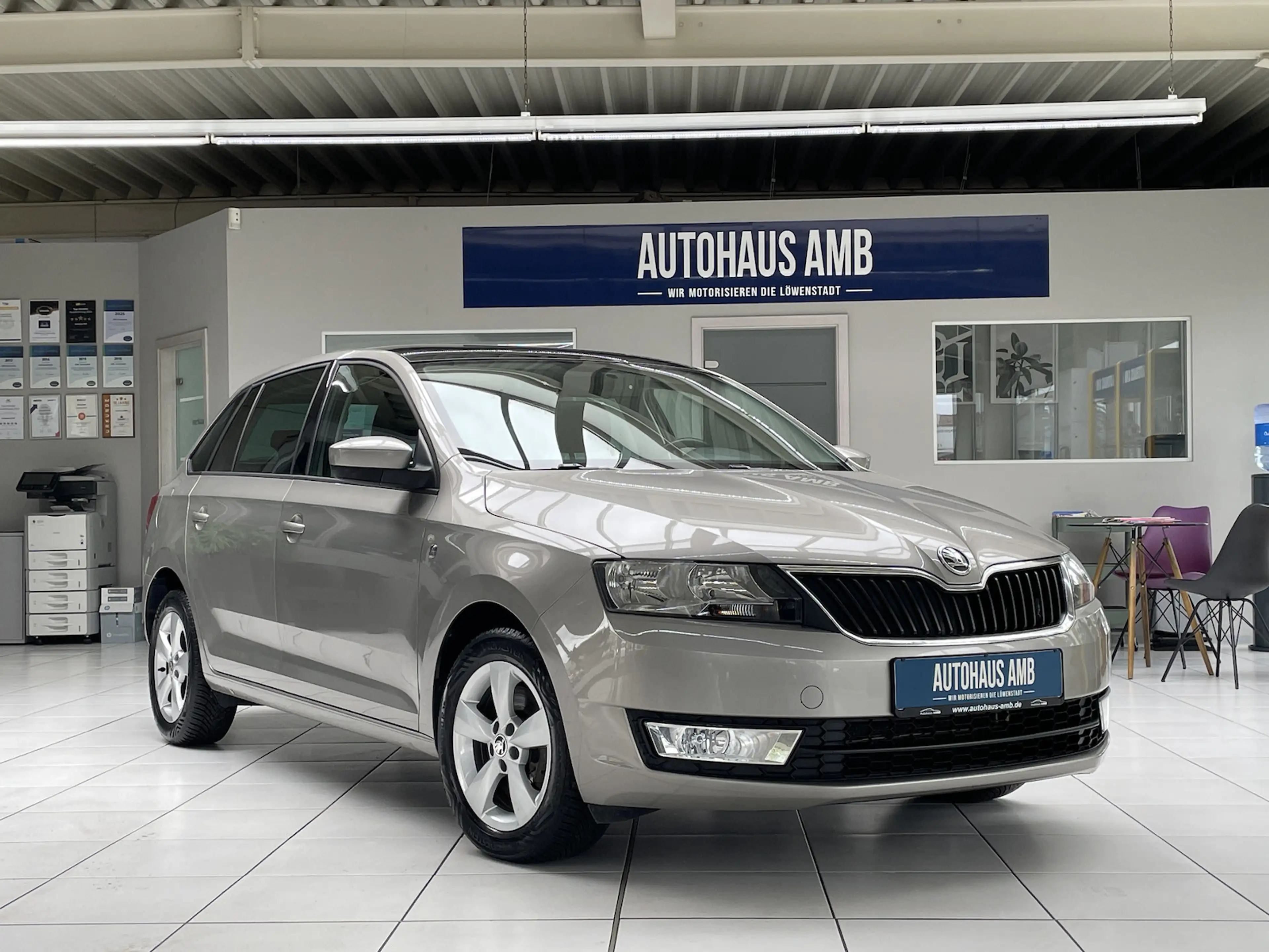 Skoda Rapid/Spaceback 1.4 DSG Ambition Sitzh. PDC Panorama — photo 3