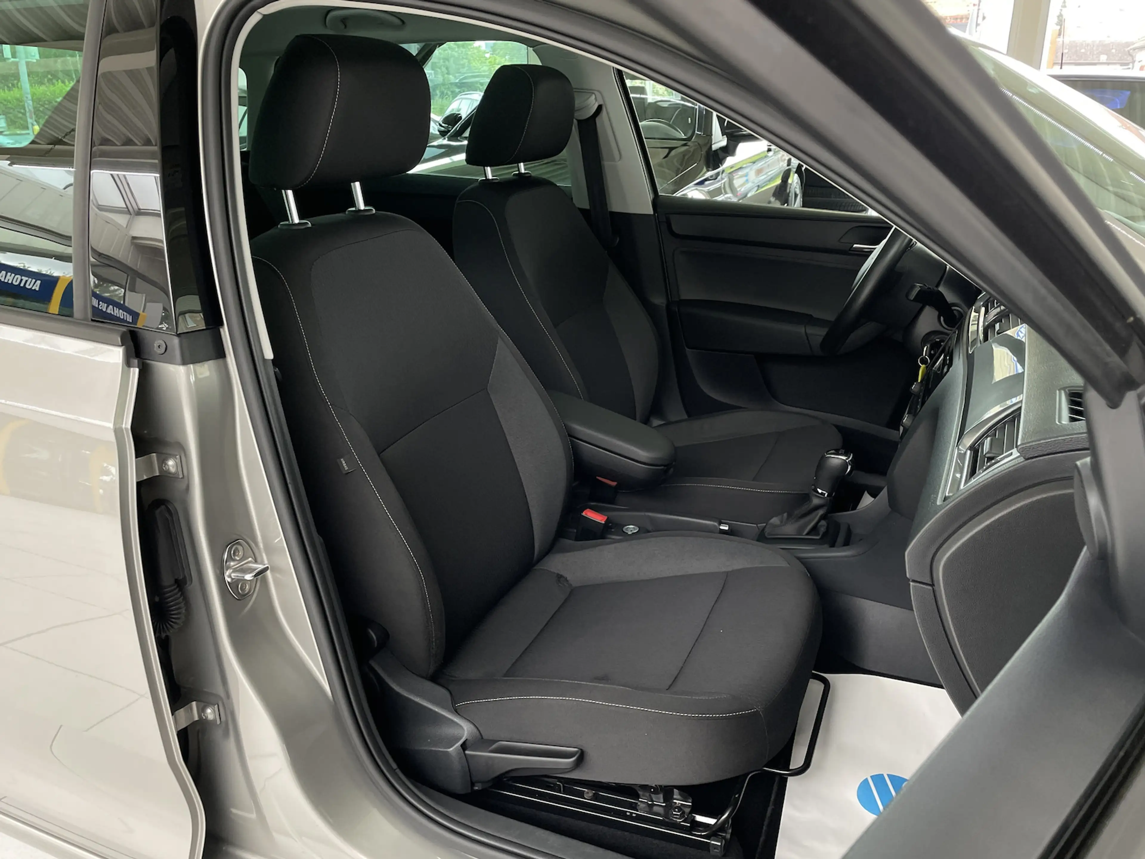 Skoda Rapid/Spaceback 1.4 DSG Ambition Sitzh. PDC Panorama — photo 12