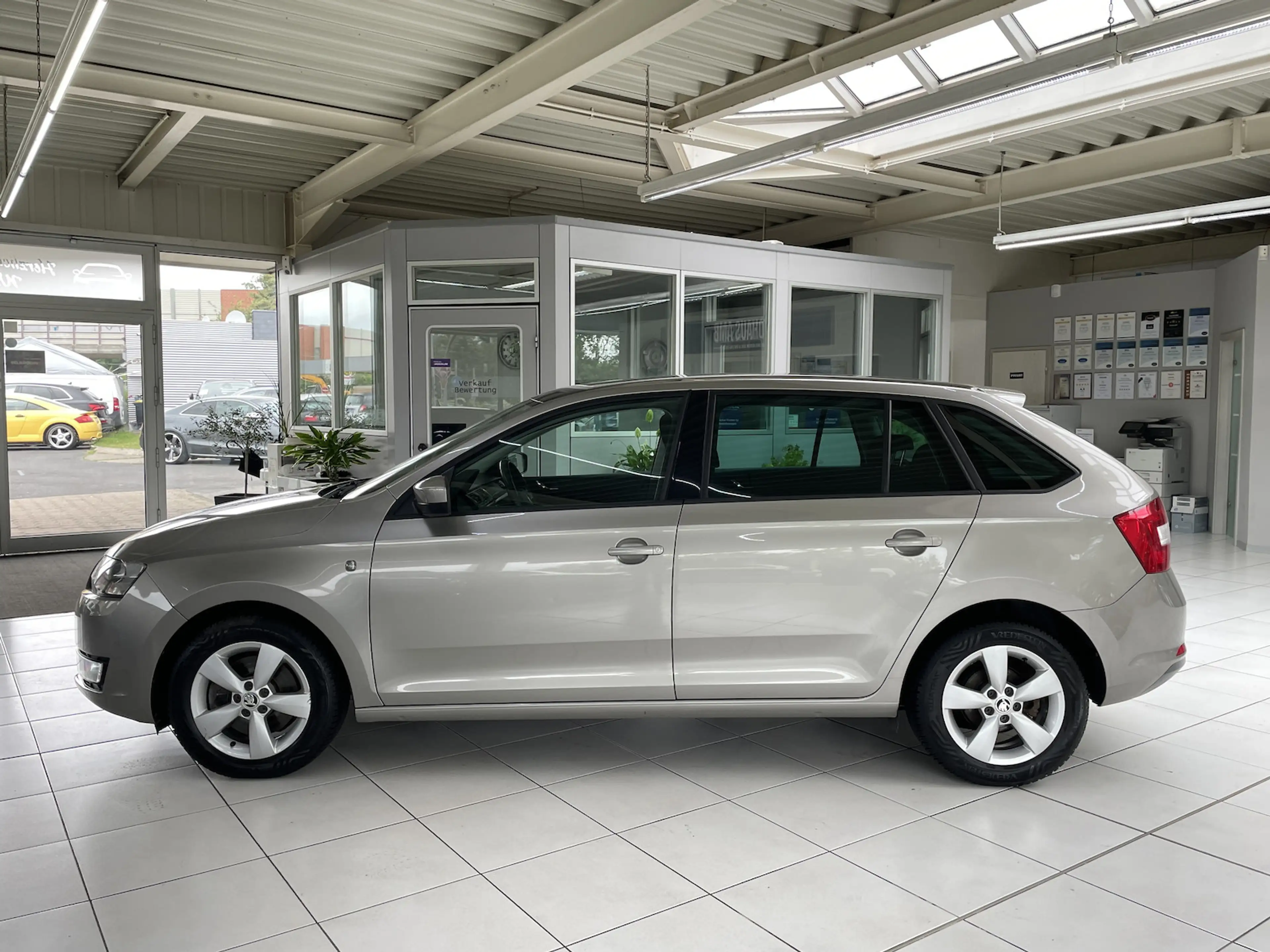 Skoda Rapid/Spaceback 1.4 DSG Ambition Sitzh. PDC Panorama — photo 5
