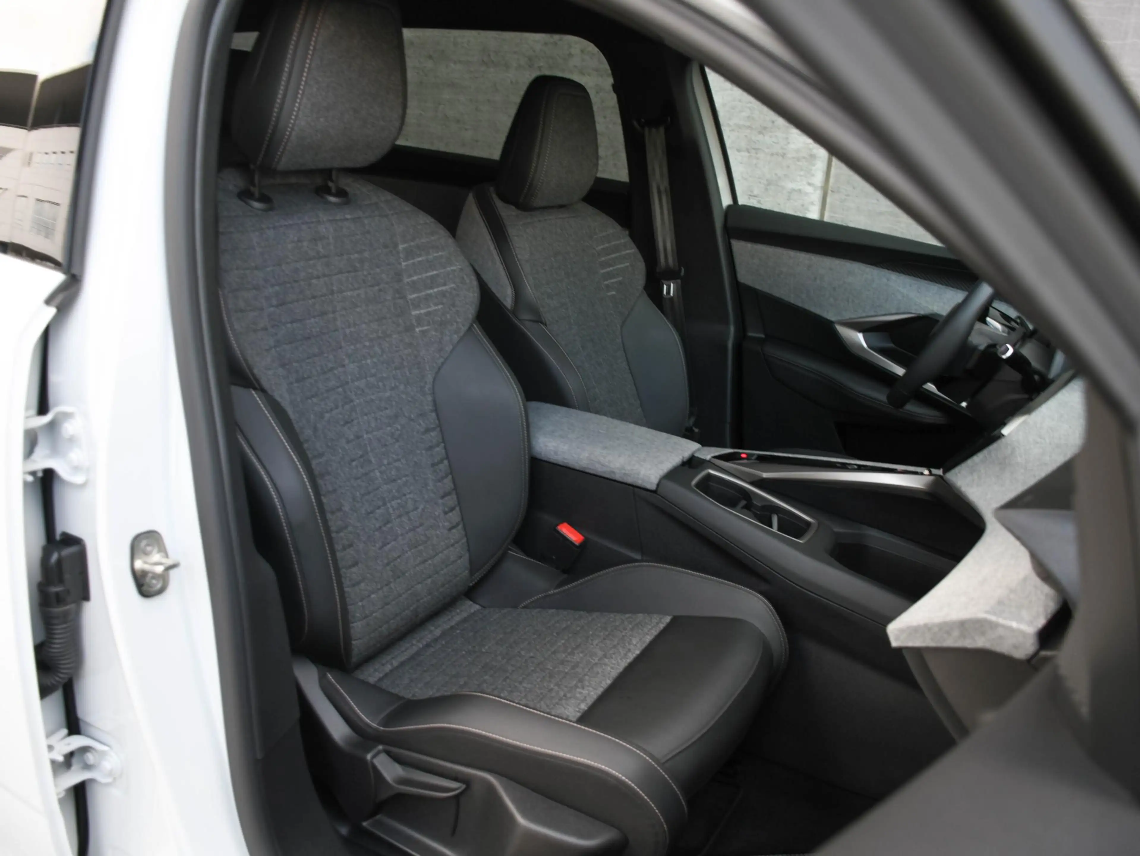 Peugeot 5008 Allure 1.6 Plug-in Hybrid 195pk Automaat 7-Persoon — photo 10