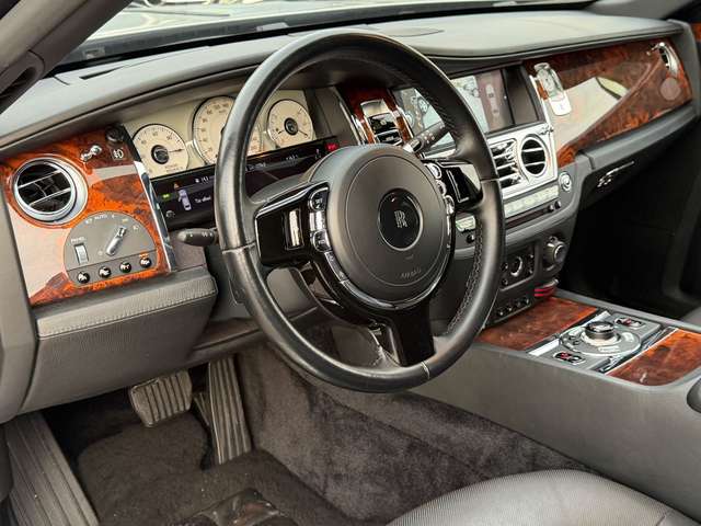 Rolls-Royce Ghost V12 /2-Tone/Yachtholz/HUD/ACC/Schiebedach