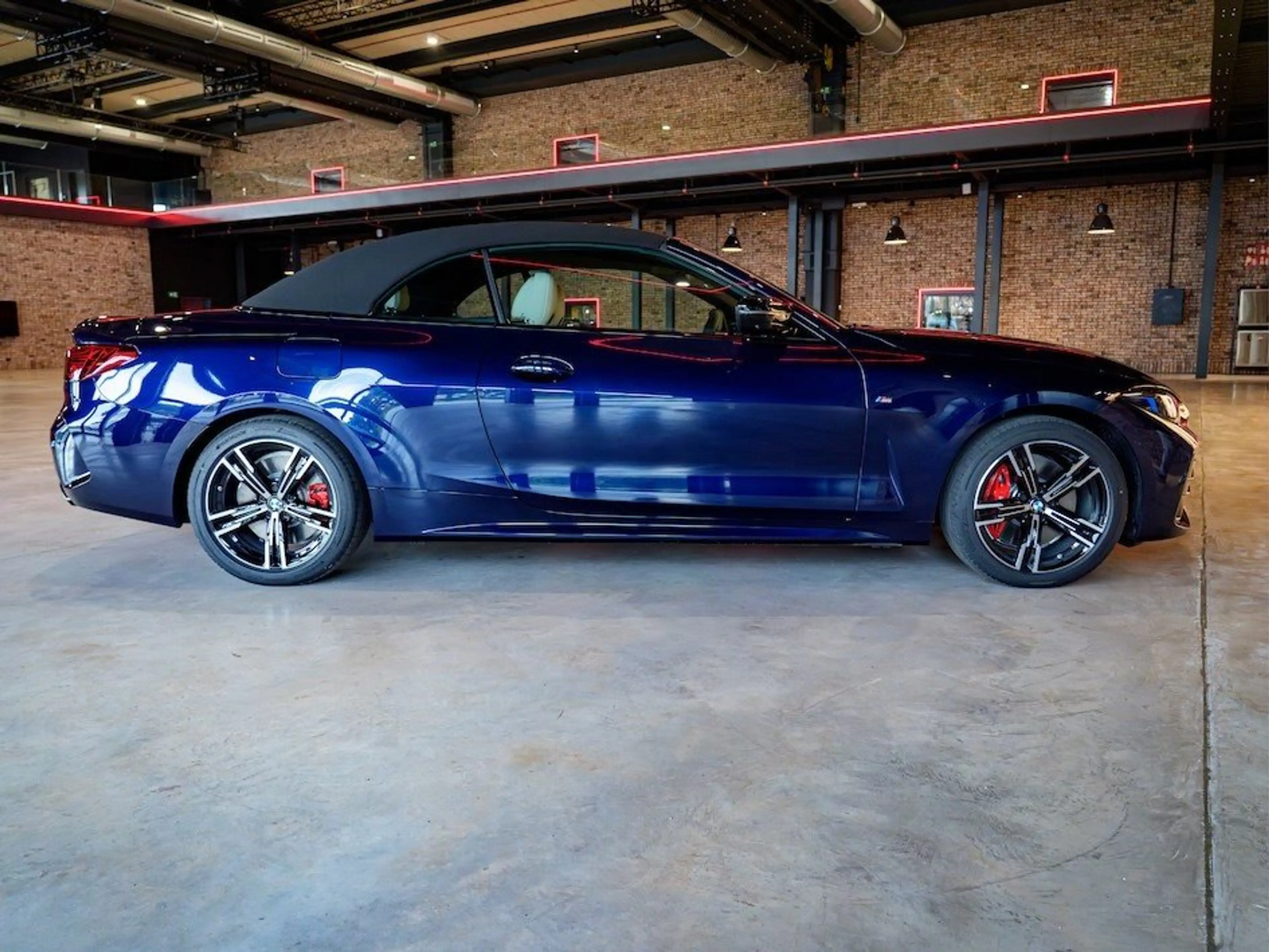 BMW M4 40i xDrive Cabrio Innovation, M Sportpaket Pro — photo 9