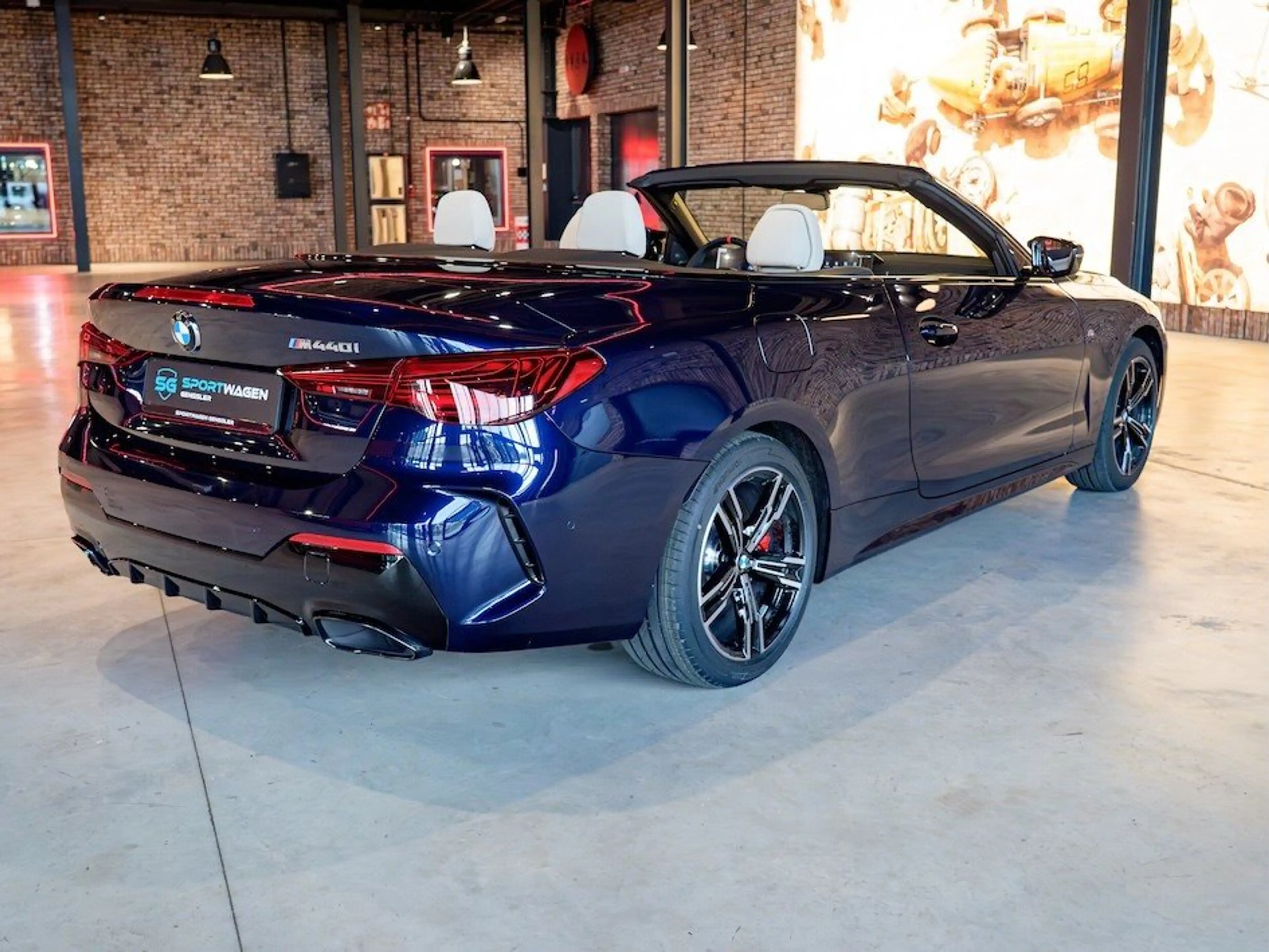 BMW M4 40i xDrive Cabrio Innovation, M Sportpaket Pro — photo 10